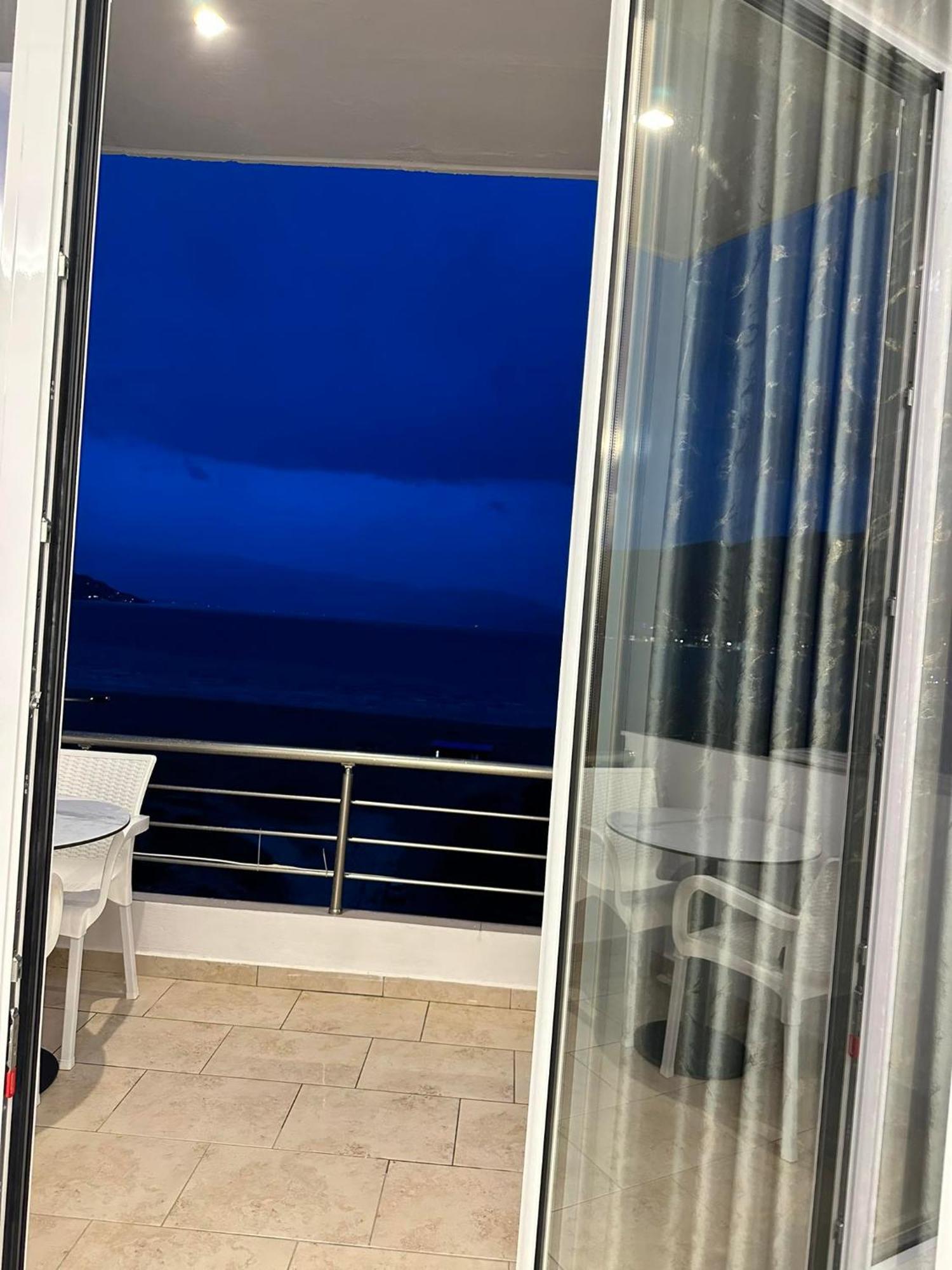 Sea View Apartment Luxury Vlorë Exterior foto