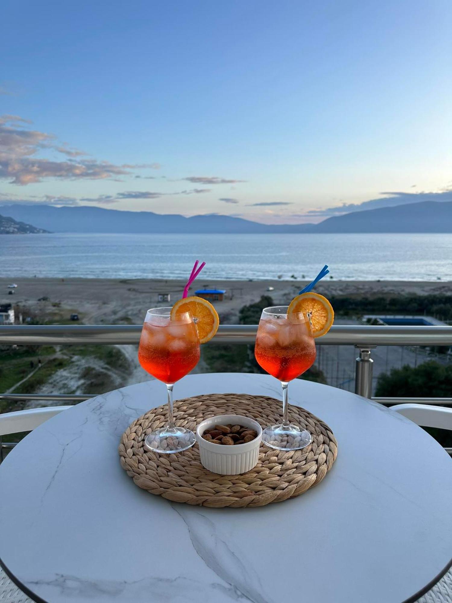 Sea View Apartment Luxury Vlorë Exterior foto