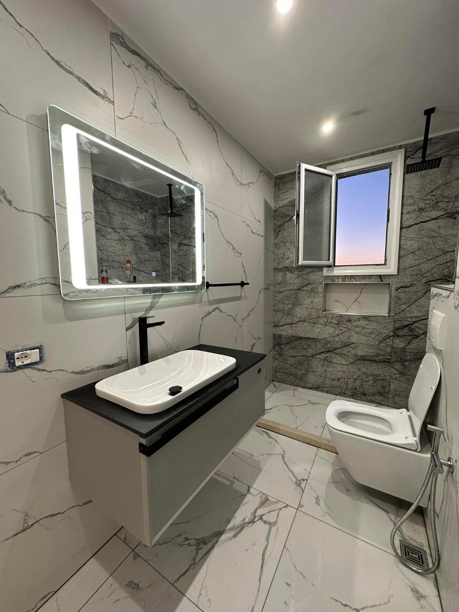 Sea View Apartment Luxury Vlorë Exterior foto